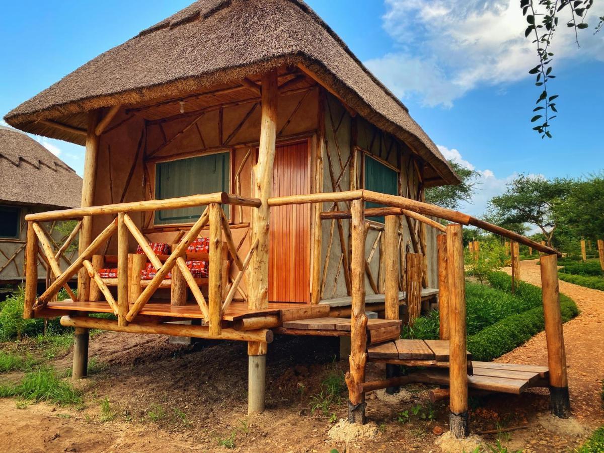 Murchison Falls Bamboo Village Paraa Esterno foto