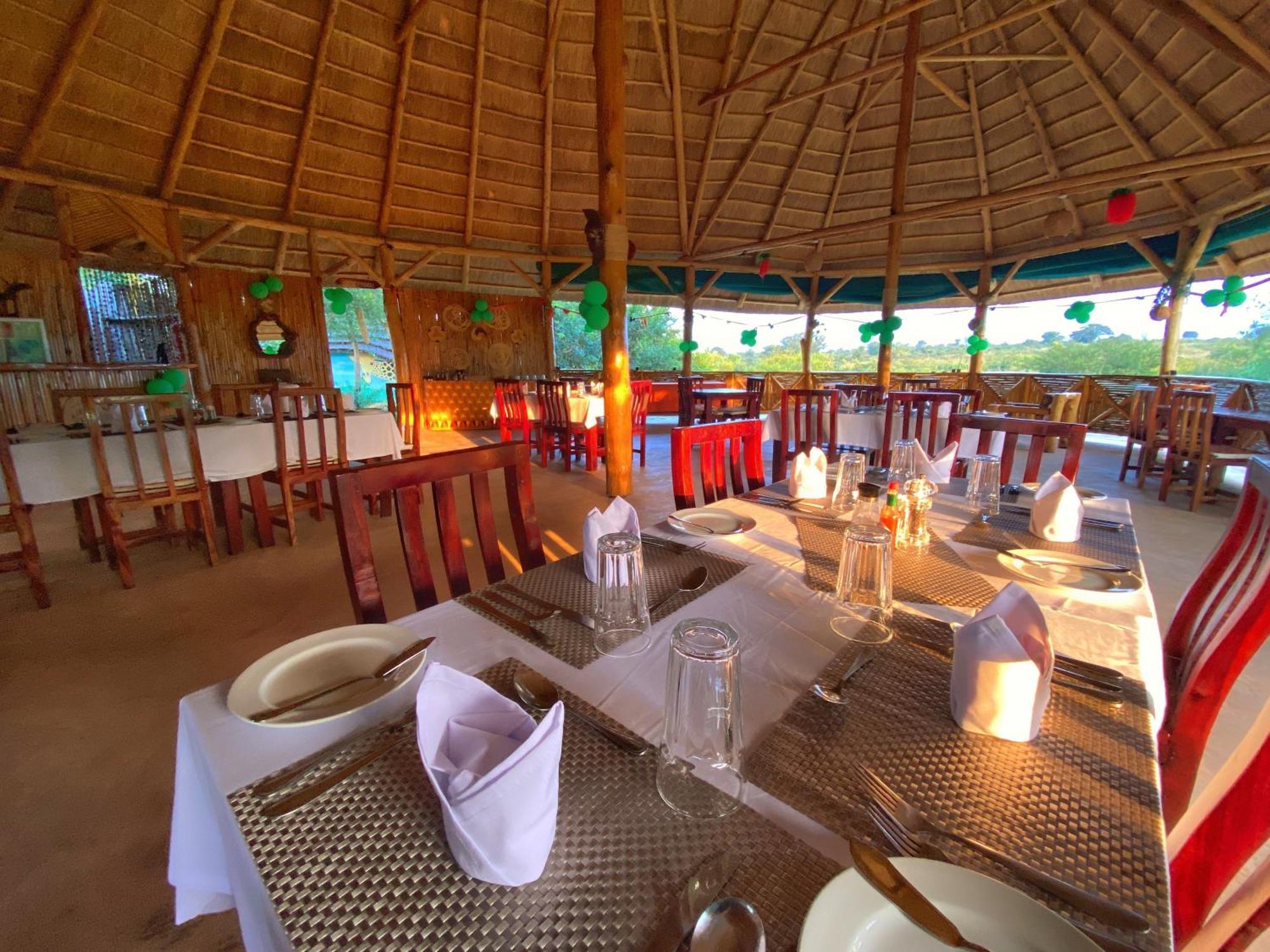 Murchison Falls Bamboo Village Paraa Esterno foto