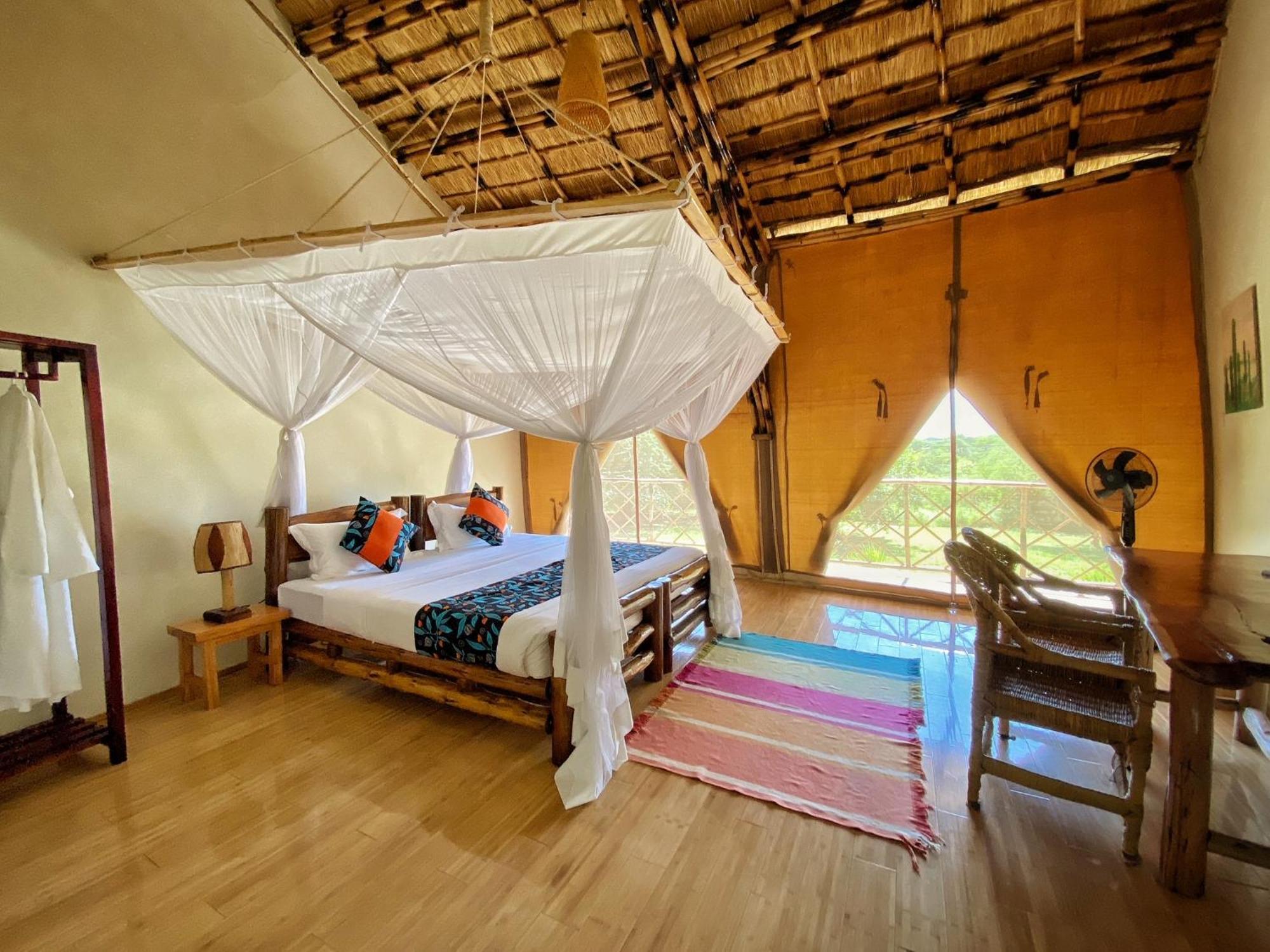 Murchison Falls Bamboo Village Paraa Esterno foto